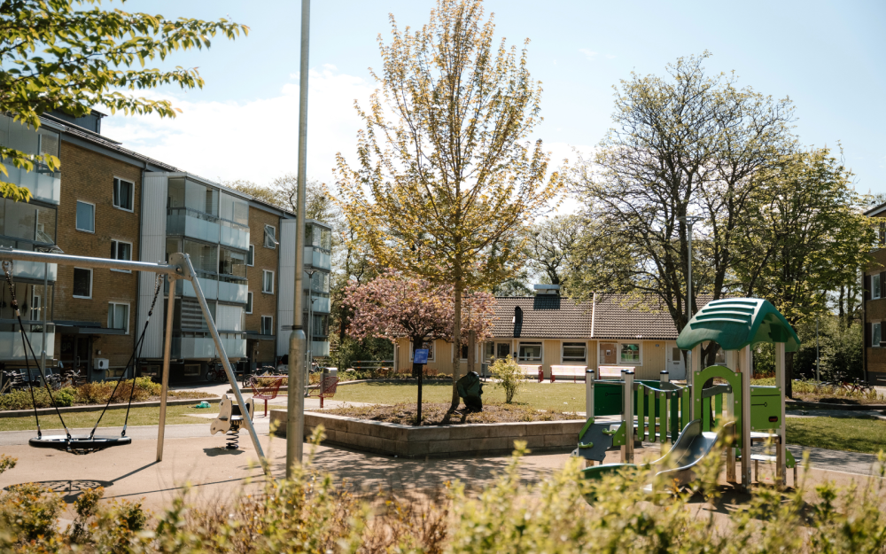 Lekplats på Sloalyckan, somrig känsla