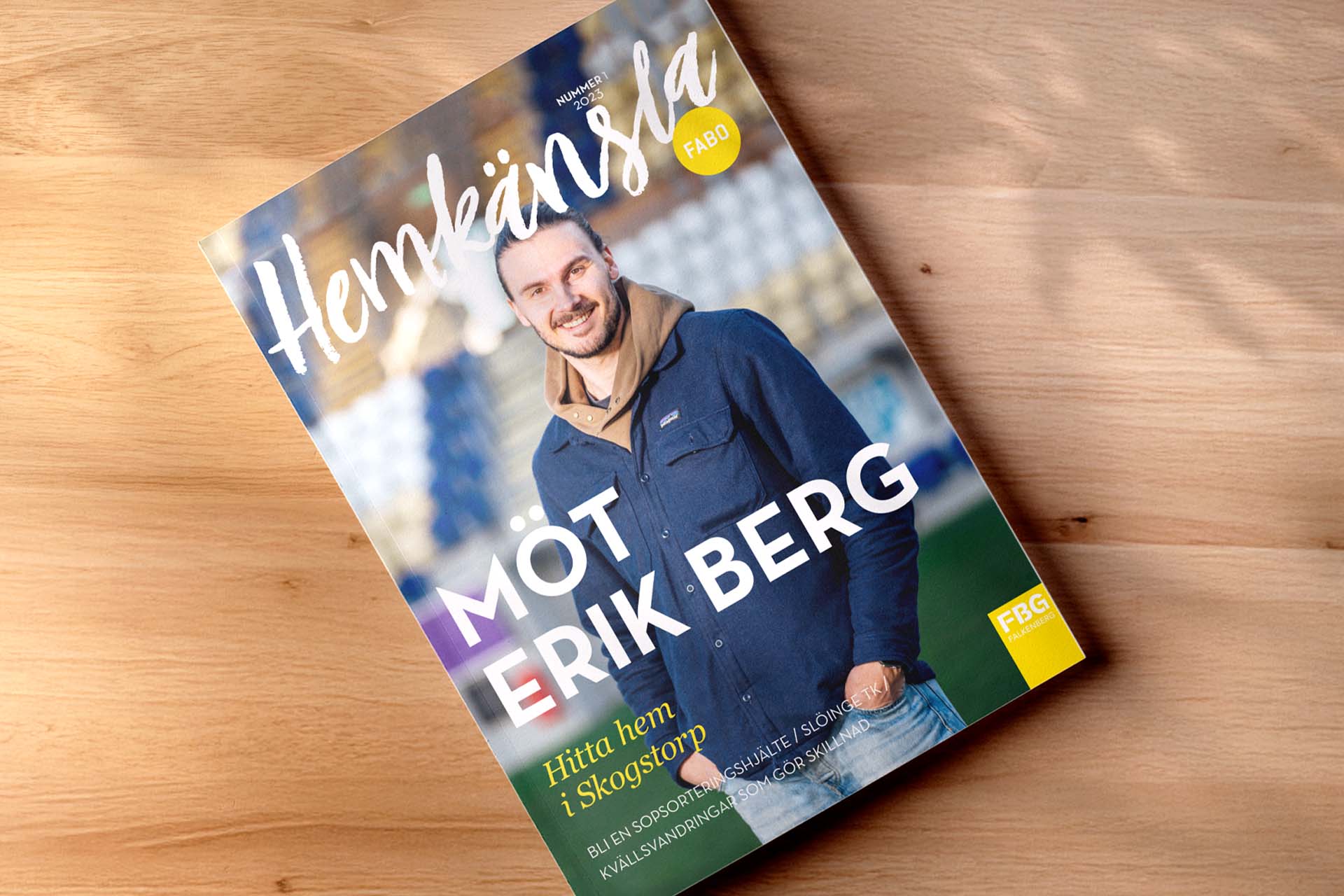Tidningen Hemkänsla ligger på ett bord