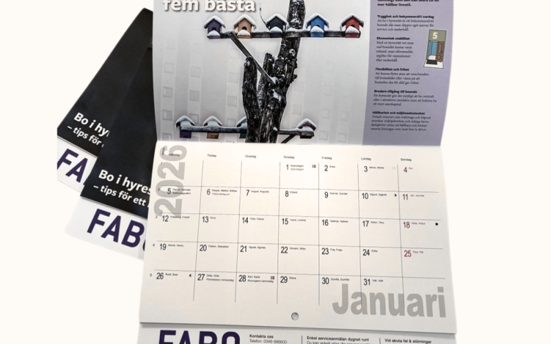 Bild på en väggkalender för 2026