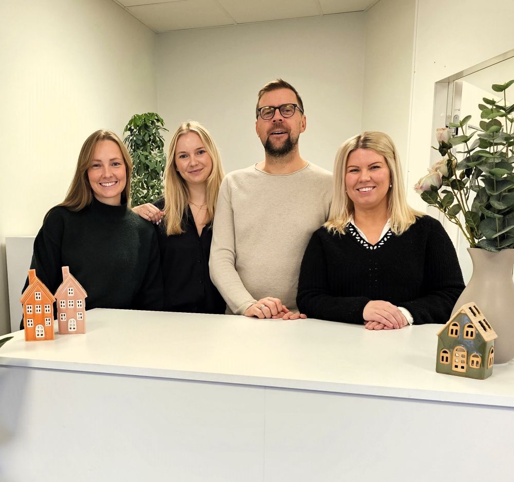 Fyra kundkoordinatorer, redo att svara på dina frågor